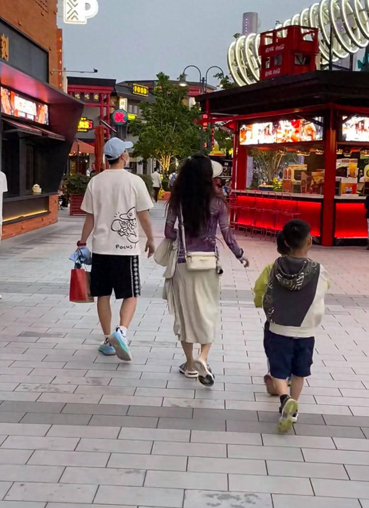 马龙流利英语仍进修！被偶遇学私教课，孙颖莎晒学士照，樊振东闭关一月的简单介绍